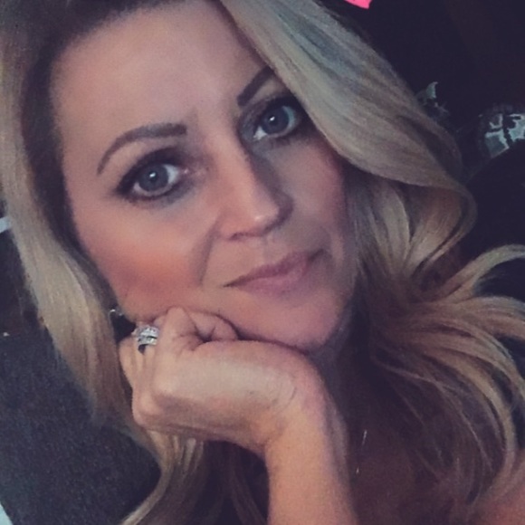 Meet your Posher, Tracey - Picture 2 of 2